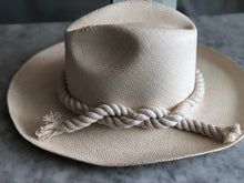 Cargar imagen en el visor de la galería, SOMBRERO CRUDO
