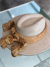 Cargar imagen en el visor de la galería, SOMBRERO COQUI COQUI