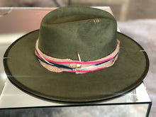 Cargar imagen en el visor de la galería, SOMBRERO MAKTUB