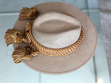 Cargar imagen en el visor de la galería, SOMBRERO COQUI COQUI