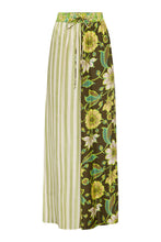 Cargar imagen en el visor de la galería, GREEN FLOWERS SET
