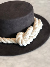 Cargar imagen en el visor de la galería, SOMBRERO UBUNTU
