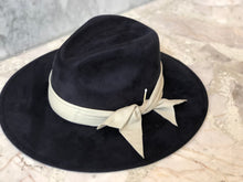 Cargar imagen en el visor de la galería, SOMBRERO TABOO
