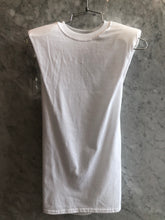 Cargar imagen en el visor de la galería, T-shirt Hombrera blanca

