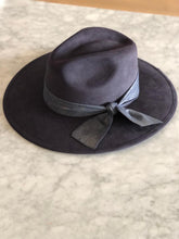 Cargar imagen en el visor de la galería, SOMBRERO VABÁD
