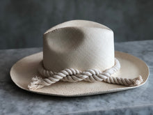 Cargar imagen en el visor de la galería, SOMBRERO CRUDO
