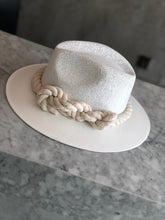 Cargar imagen en el visor de la galería, SOMBRERO ST. BARTHS
