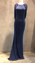 Cargar imagen en el visor de la galería, VESTIDO AZUL LARGO RENTA
