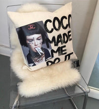 Cargar imagen en el visor de la galería, COJÍN COCO CHANEL
