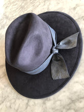 Cargar imagen en el visor de la galería, SOMBRERO VABÁD

