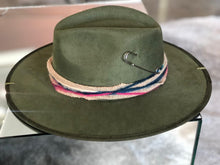 Cargar imagen en el visor de la galería, SOMBRERO MAKTUB
