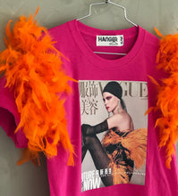 Cargar imagen en el visor de la galería, Feathers T-shirt
