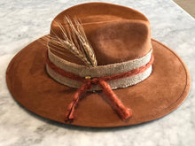 Cargar imagen en el visor de la galería, SOMBRERO ILLUMINATI
