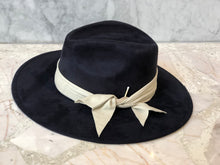 Cargar imagen en el visor de la galería, SOMBRERO TABOO
