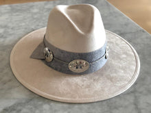Cargar imagen en el visor de la galería, SOMBRERO OHEV
