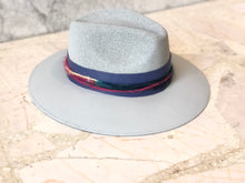 Cargar imagen en el visor de la galería, SOMBRERO PENDULO
