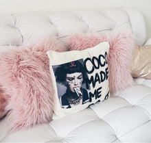 Cargar imagen en el visor de la galería, COJÍN COCO CHANEL

