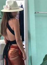 Cargar imagen en el visor de la galería, TOP AMARA BLACK
